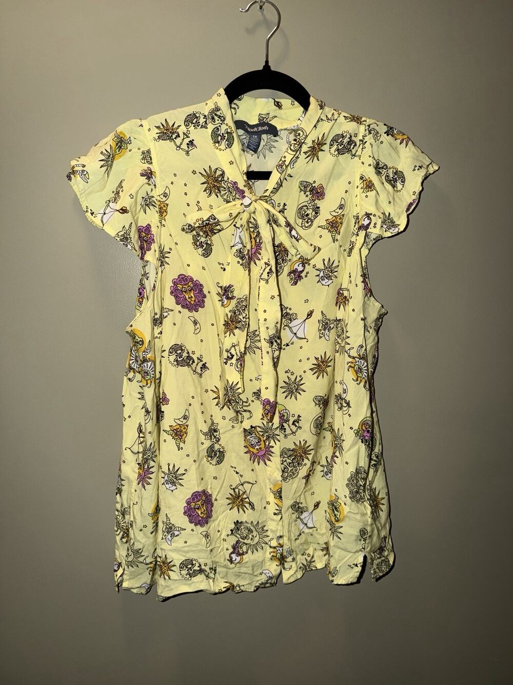 MODCLOTH Fluttering Days Tie-Neck Blouse 1X Horoscopes Zodiac Signs Womens Top